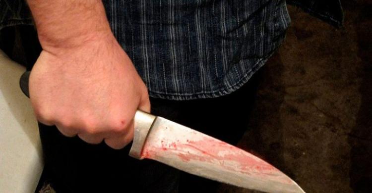 Житель Баку покончил с собой, вонзив нож в сердце 