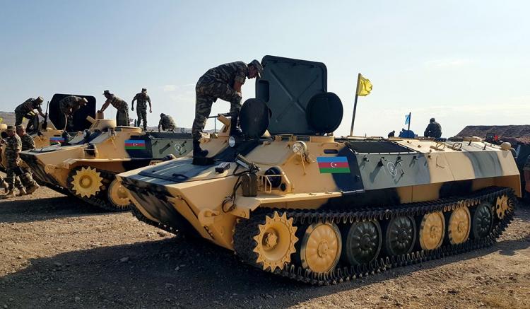 Азербайджанские артиллеристы осмотрели вооружение и военную технику на конкурсе "Мастера артиллерийского огня"