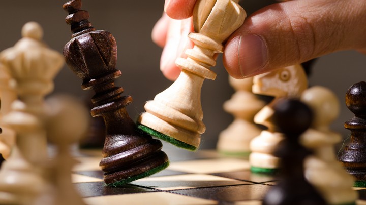 Азербайджанские шахматисты удерживаются в лидерах