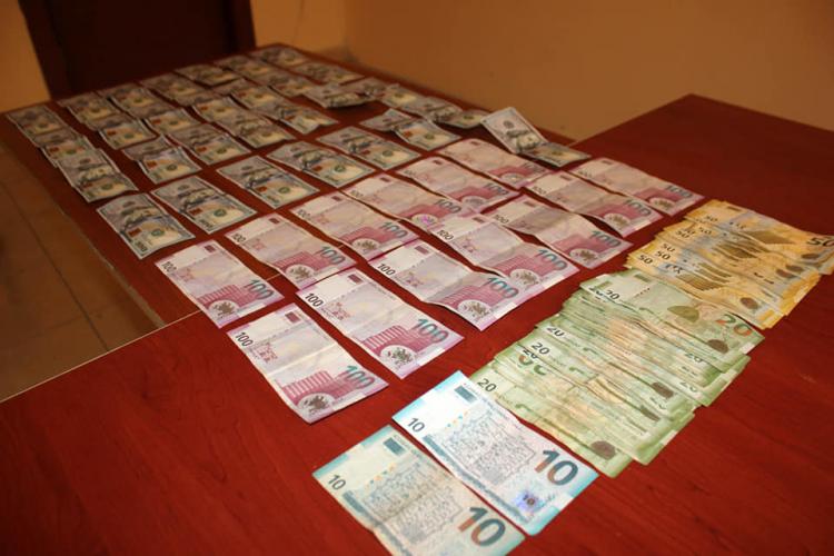 В Губе 18-летний парень украл из отцовского дома 47 тыс. долларов США
