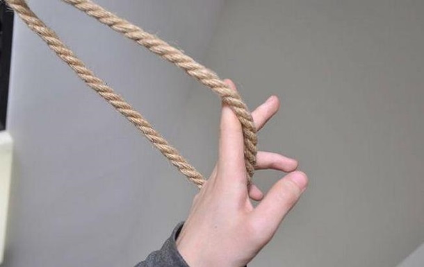 В Джалилабаде 17-летняя девушка совершила суицид