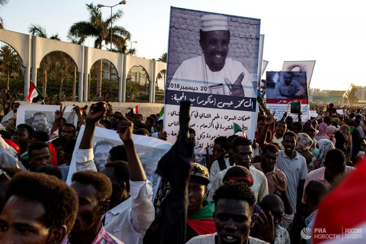Военсовет Судана распустят в течение месяца