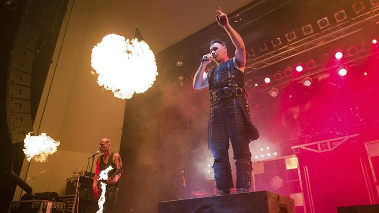 Огненное шоу: на концерте Rammstein в Риге произошел пожар - ВИДЕО