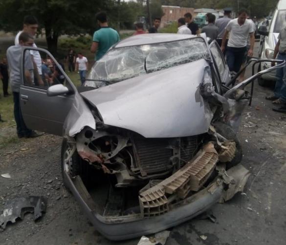 В Огузе столкнулись два автомобиля, 7 получили ранения 
