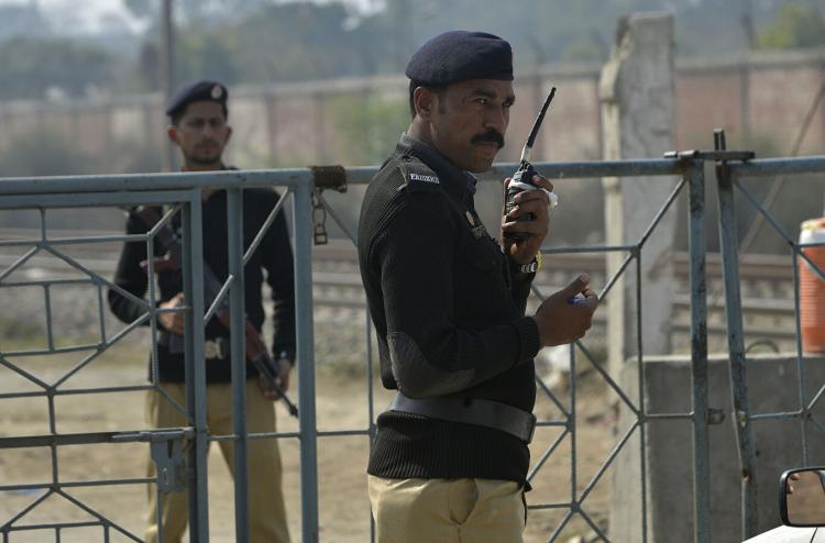 Пакистан перебросил военную технику на границу с Индией