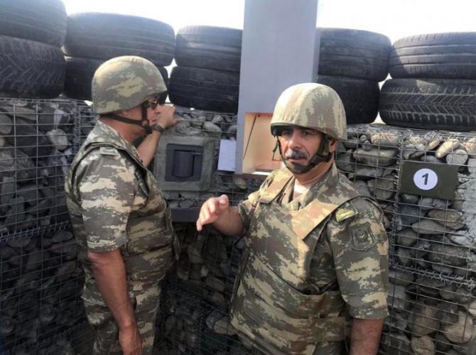Министр обороны Азербайджана посетил линию фронта