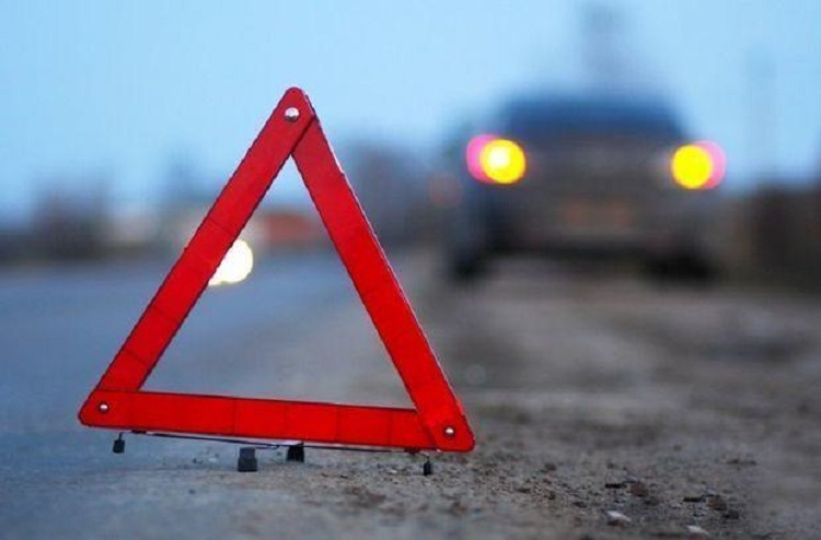 В Баку перевернулся автомобиль, есть погибший
