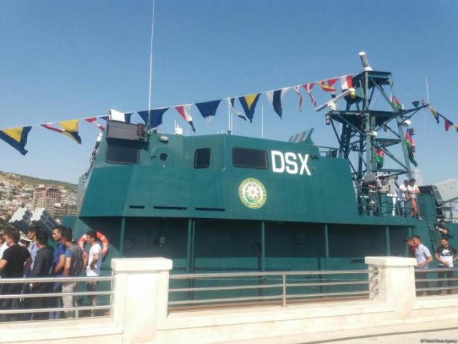На военной выставке в Баку представлен азербайджанский корабль "Tufan" - ФОТО