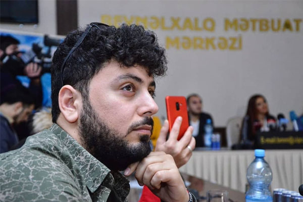 У азербайджанского журналиста умерли новорожденные дети