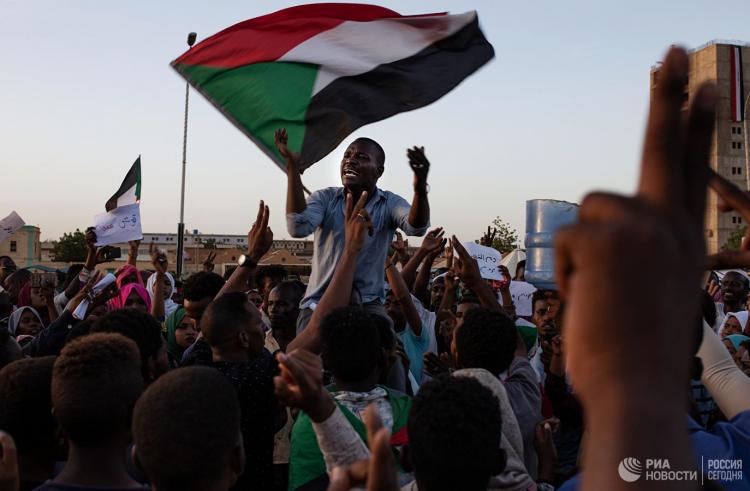 Военсовет Судана и оппозиция подписали соглашение о переходном периоде
