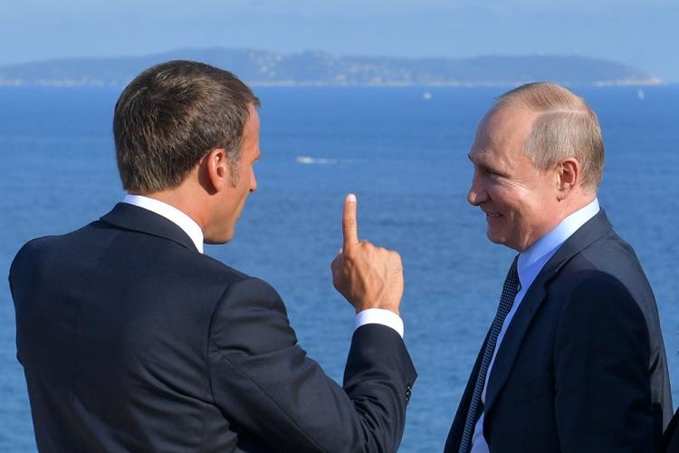 Путин и Макрон обсудили карабахский конфликт