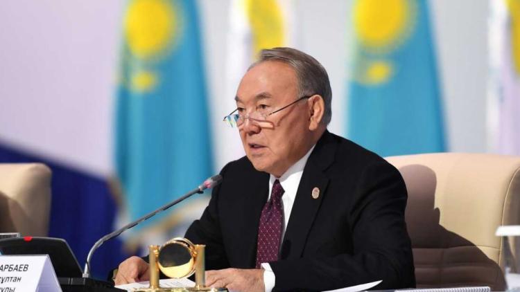 "На Казахстан нельзя "надеть шапку" американской демократии"