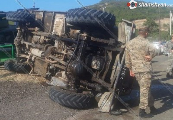 В Армении перевернулся армейский грузовик, 11 раненных
