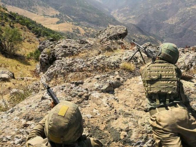 Трое турецких военных погибли в ходе операции против РПК в Ираке

