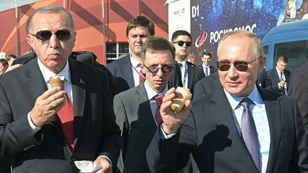 Путин угостил Эрдогана российским мороженым - ФОТО