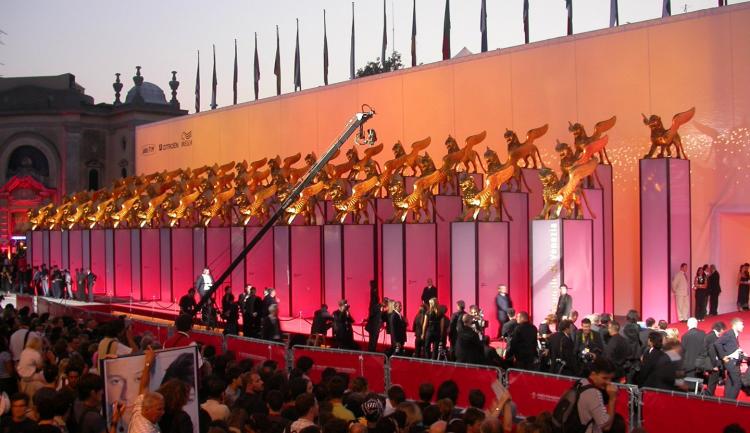Кинофестиваль в Венеции откроется премьерой "европейского" фильма японца Хирокадзу Корээды