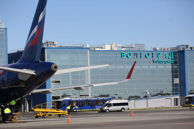 Совершивший экстренную посадку в Волгограде самолет Баку-Москва приземлился в Москве - ОБНОВЛЕНО