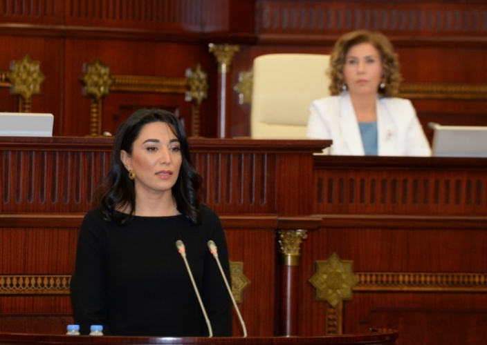 Новый омбудсмен Азербайджана представлена коллективу