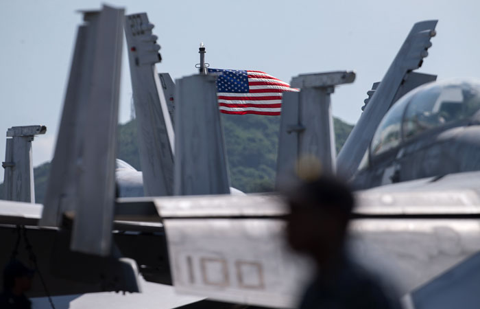 Китай закрыл Гонконг для судов из США и ввел санкции против НПО