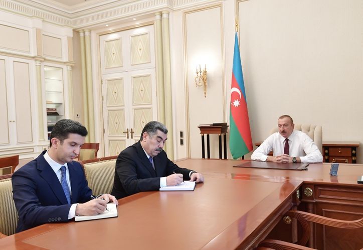 Ильхам Алиев принял глав ИВ Гаджигабульского района и Нафталана
 - ОБНОВЛЕНО