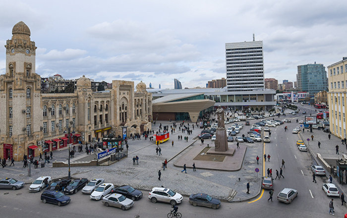 Площадь перед станцией метро «28 мая» в Баку будет расчищена