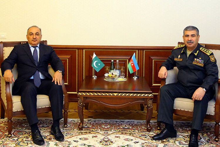 Закир Гасанов встретился с послом Пакистана в Азербайджане
