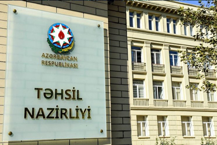 В Азербайджане за недочеты в школах уволен один человек, семеро получили выговор
