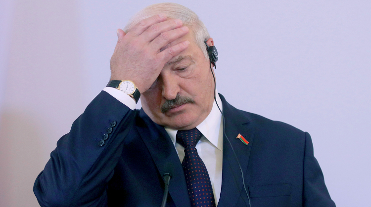 Лукашенко пожаловался на бессонницу