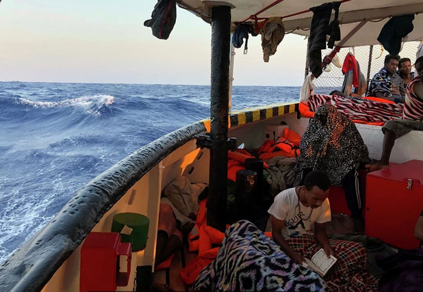 У берегов Марокко затонуло судно с мигрантами из стран Африки