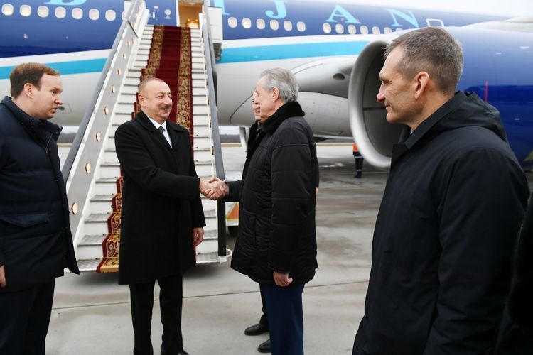  Ильхам Алиев прибыл с визитом в Россию