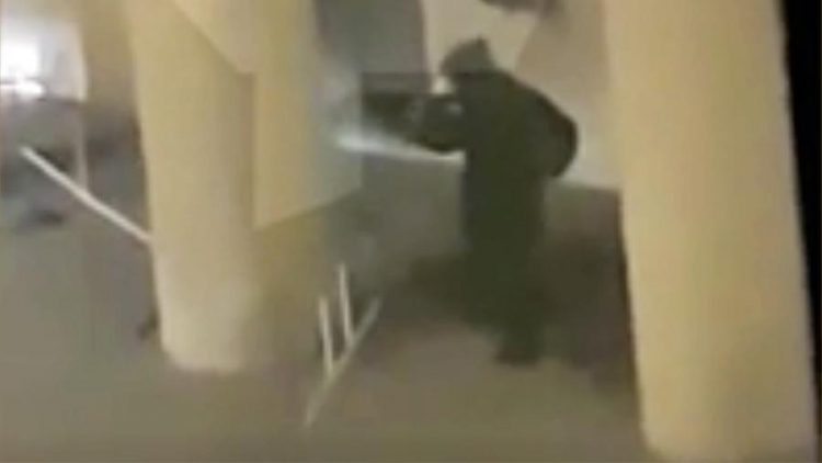 Момент ликвидации стрелка у здания ФСБ в Москве попал на видео - ВИДЕО