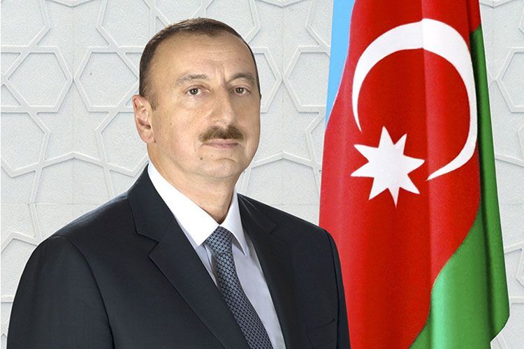 Ильхам Алиев проголосовал в избирательном участке № 6
