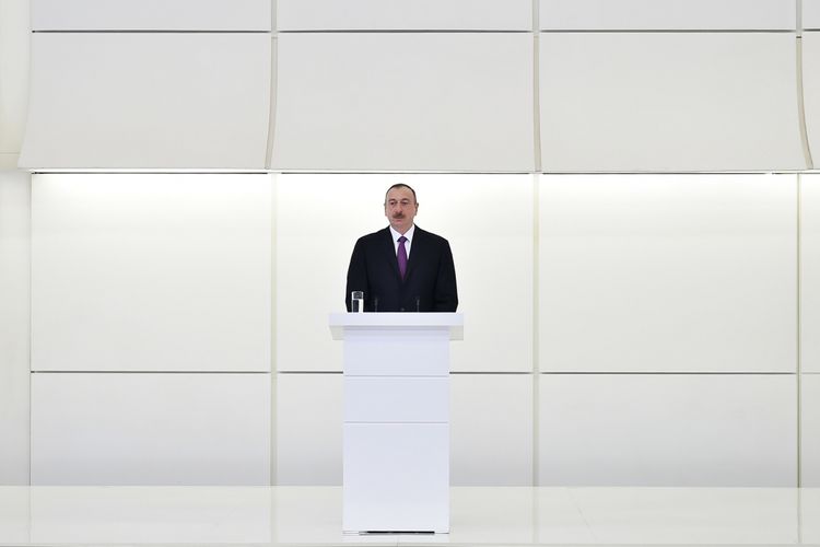 Иьхам Алиев: Прозрачность, честность, борьба с коррупцией и взяточничеством привносит большое оживление в нашу страну