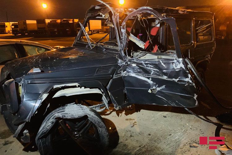 Gelandewagen разбился вдребезги на трассе Баку-Сумгайыт, тяжело ранена женщина - ФОТО - ВИДЕО