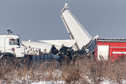 В МВД Казахстана назвали версии крушения пассажирского самолета в Алма-Ате
