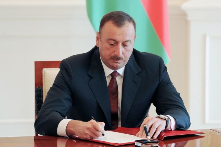 В Азербайджане освобождены от должности ряд судей и председателей судов - РАСПОРЯЖЕНИЕ