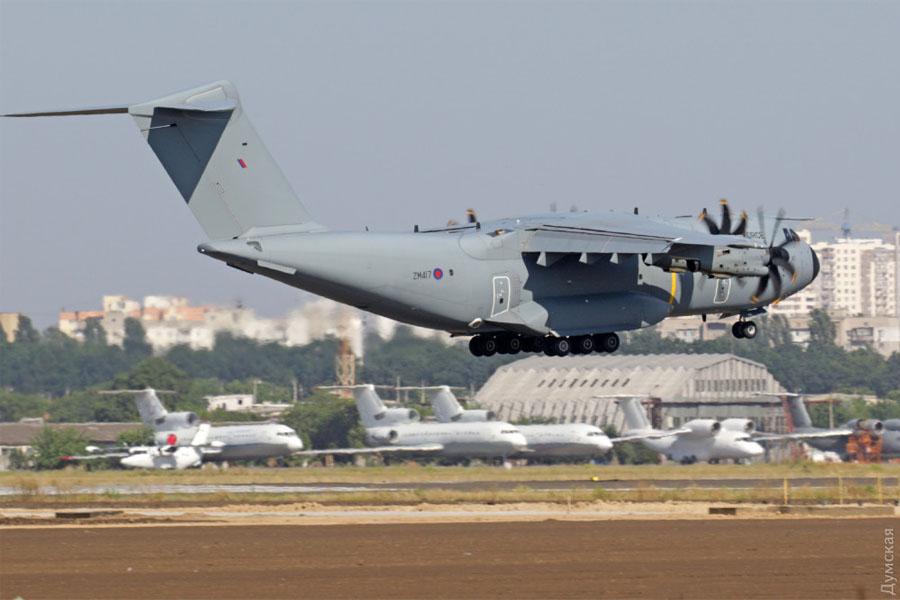 Военно-транспортные самолеты НАТО прибыли на учения в Одессу