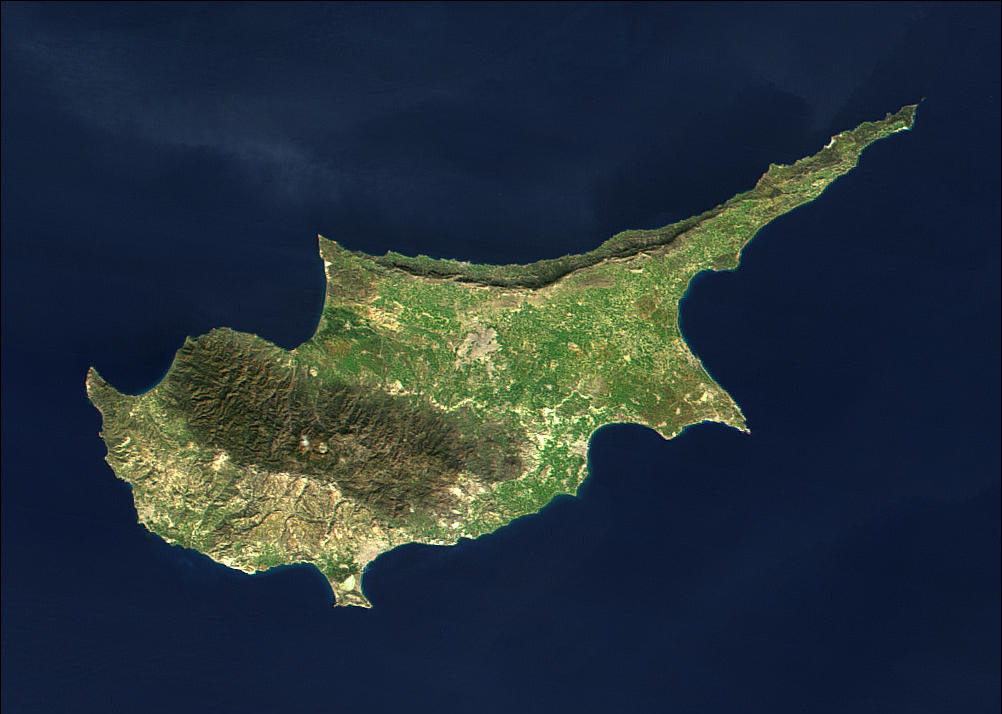 На Кипре упал и взорвался «НЛО» - ФОТО