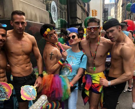 Азербайджанская ведущая приняла участие на гей-параде в Нью-Йорке - ФОТО