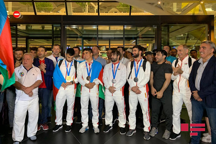 Спортсмены вернулись в Баку после II Евроигр  - ФОТО - ВИДЕО - ОБНОВЛЕНО - 