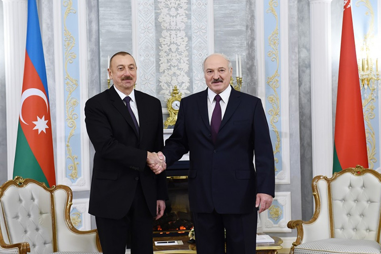 Состоялся телефонный разговор между президентами Азербайджана и Беларуси