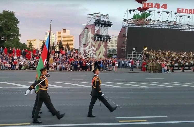 Азербайджанские военнослужащие приняли участие в военном параде в Минске - ФОТО
