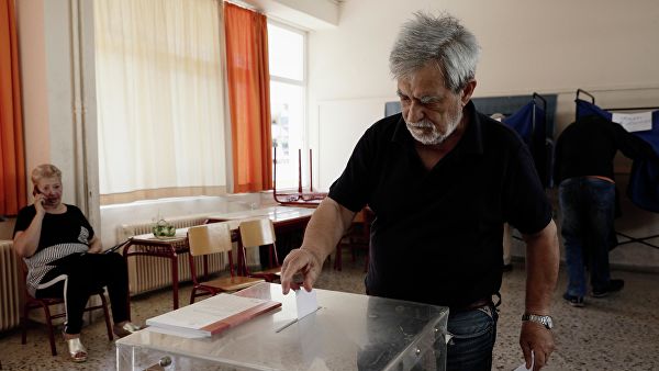 В Греции на выборах победили правоцентристы