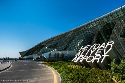 Бакинский международный аэропорт в I полугодии увеличил пассажиропоток на 3,8%