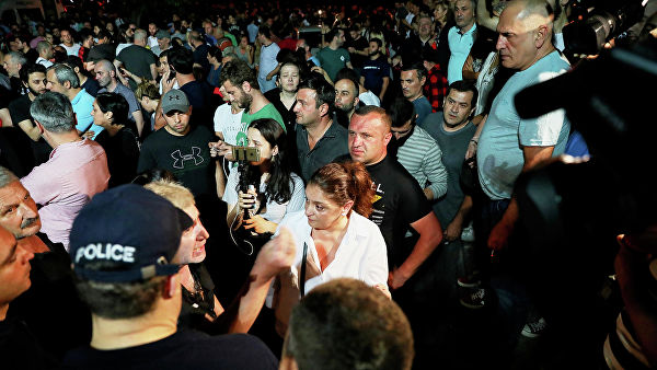 В Тбилиси одновременно проходят 4 акции протеста
