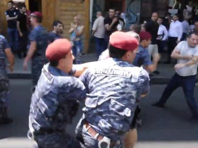 В Ереване задержали сторонников Кочаряна