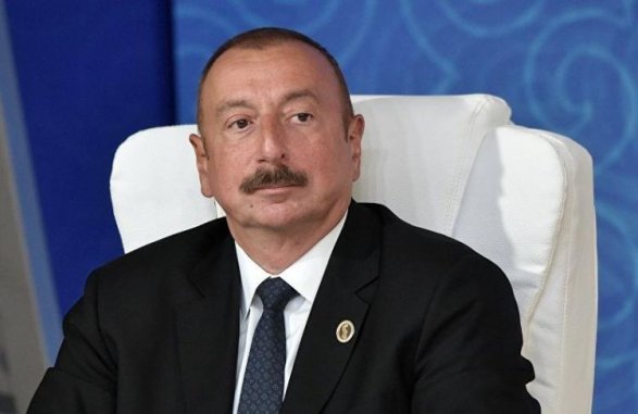Президент Ильхам Алиев поздравил президента Монголии