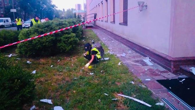 Здание украинского телеканала обстреляли из гранатомета - ВИДЕО