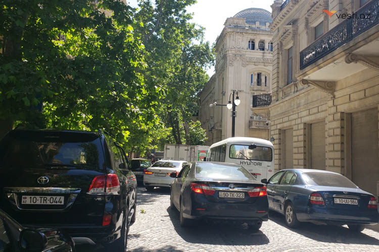 Проблема в Баку: в зоне риска посольство Франции и театр Музкомедии - ФОТО
