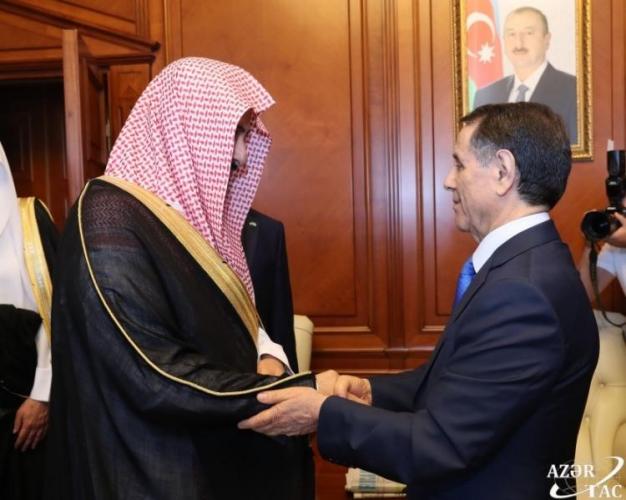 Премьер-министр Азербайджана встретился с министром юстиции Саудовской Аравии